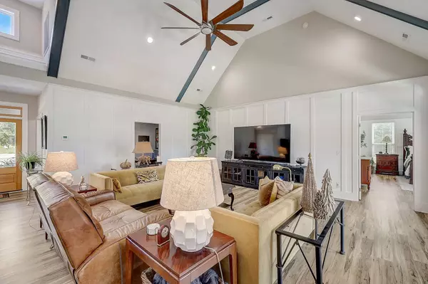 1740 Bear Creek Pike, Columbia, TN 38401