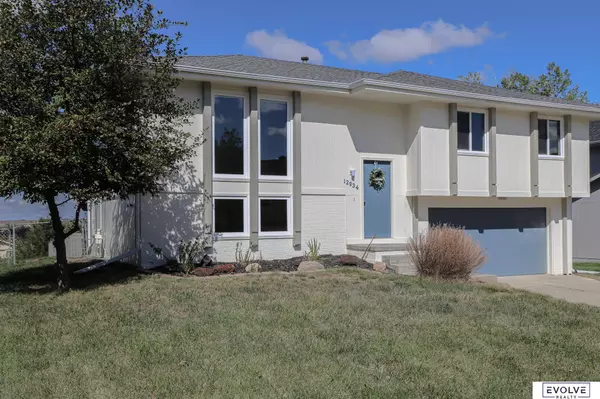 12934 Himebaugh Avenue, Omaha, NE 68164