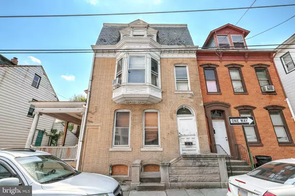 228-230 E PHILADELPHIA ST, York, PA 17404