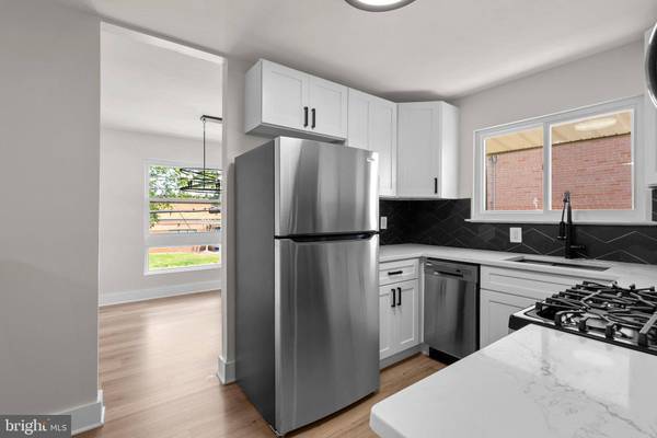 5327 BLAINE ST NE, Washington, DC 20019