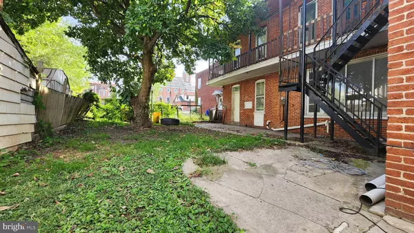 228-230 E PHILADELPHIA ST, York, PA 17404