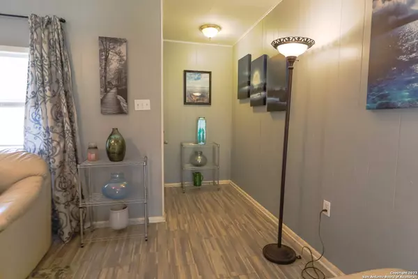 606 Hickory St, Jourdanton, TX 78026