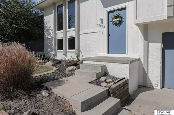 12934 Himebaugh Avenue, Omaha, NE 68164