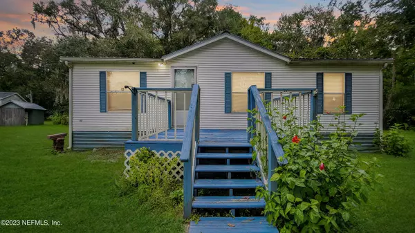 687 N HIGHWAY 17, Palatka, FL 32177