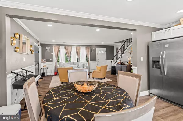 28 BUCKINGHAM DR, Willingboro, NJ 08046