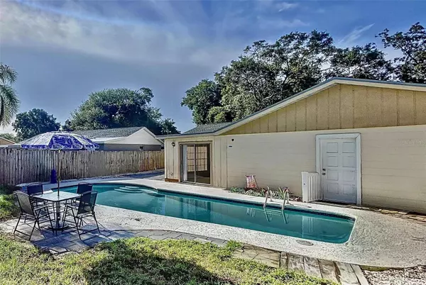 732 TRADEWINDS DR, Brandon, FL 33511