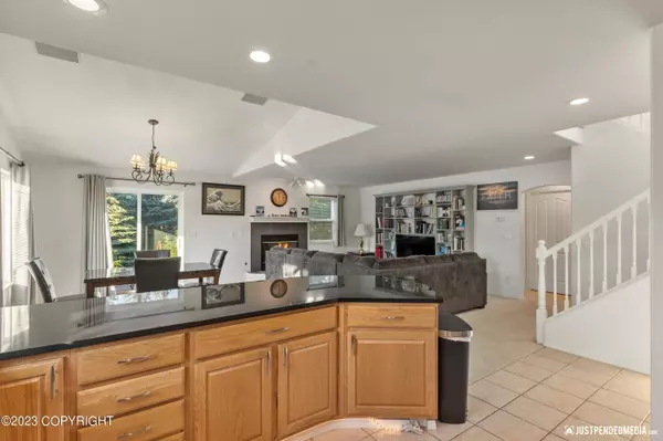 2417 Leary Bay CIR, Anchorage, AK 99515