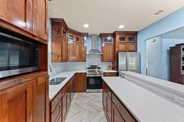 11076 Greenway DR, Plantersville, TX 77363