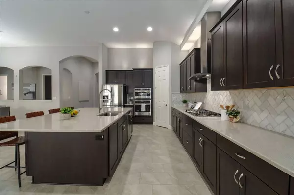 912 GRAND CRESTA AVE, Brandon, FL 33511