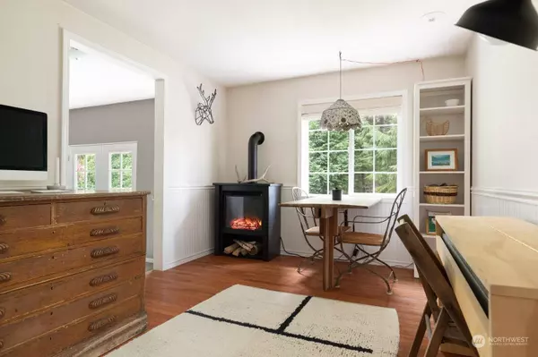 1982 Fiver PL, Oak Harbor, WA 98277