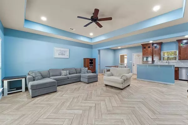 11076 Greenway DR, Plantersville, TX 77363