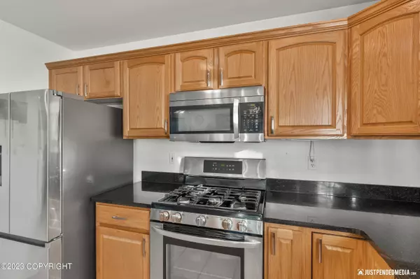 2417 Leary Bay CIR, Anchorage, AK 99515