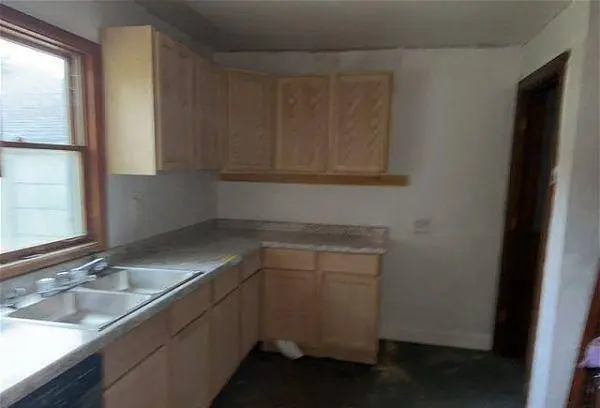 204 NW Grove ST, Brownsdale, MN 55918