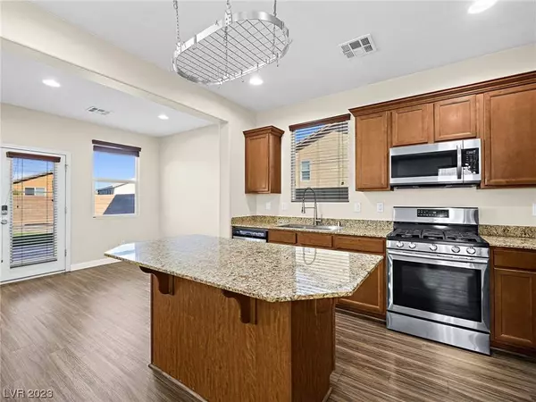 140 Cascade Meadow Court, Henderson, NV 89011