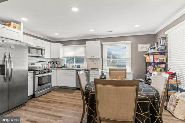 28 BUCKINGHAM DR, Willingboro, NJ 08046