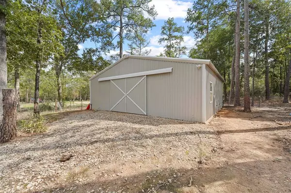 11076 Greenway DR, Plantersville, TX 77363