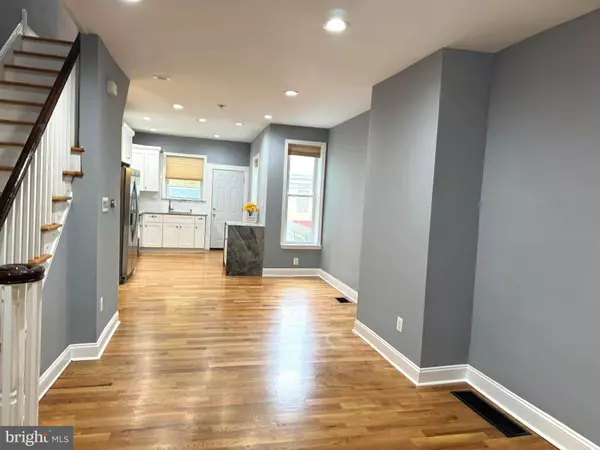 2123 S LAMBERT ST, Philadelphia, PA 19145