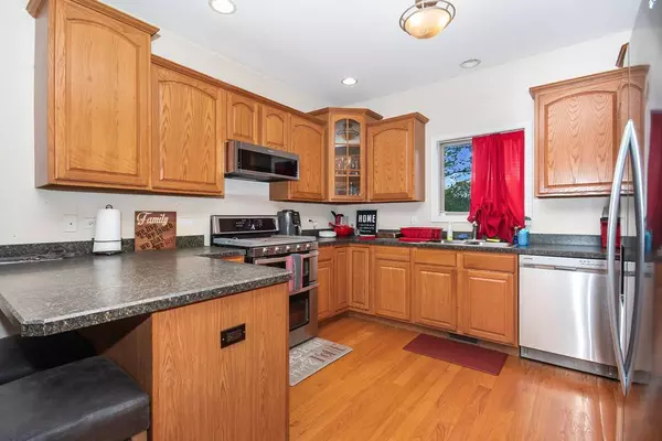 753 W VERMONT Street, Villa Park, IL 60181