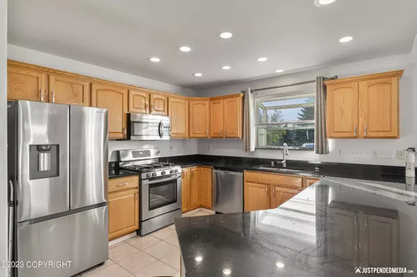 2417 Leary Bay CIR, Anchorage, AK 99515