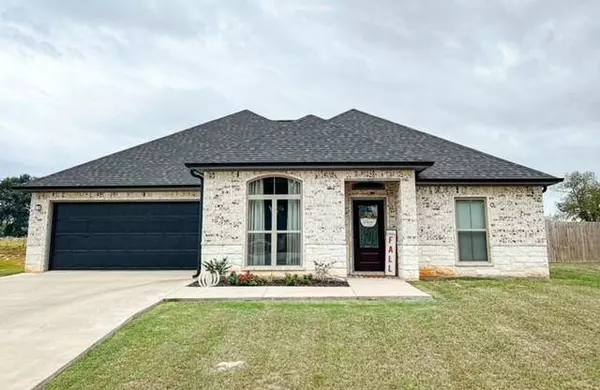 102 Hay Meadow Drive, Winona, TX 75792