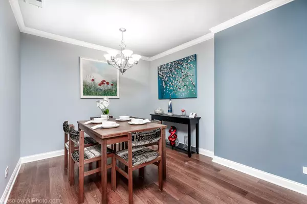 8640 Waukegan Road #222, Morton Grove, IL 60053