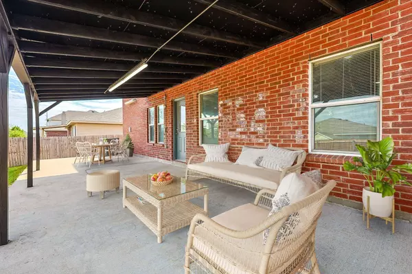 6213 Saddleback Drive, Denton, TX 76210