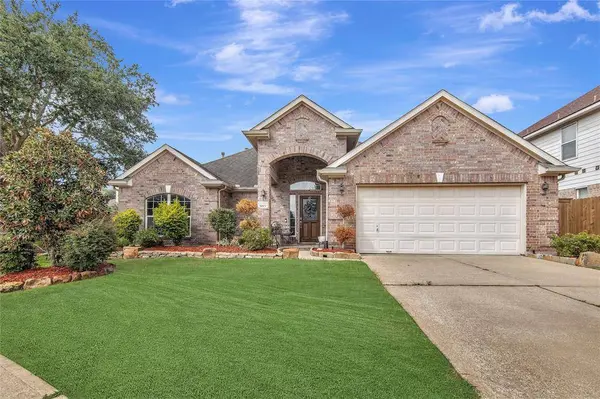 5007 Spring Oak DR, Pasadena, TX 77505
