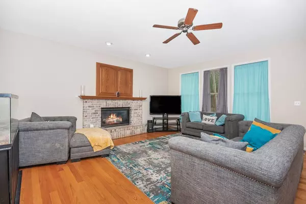 753 W VERMONT Street, Villa Park, IL 60181