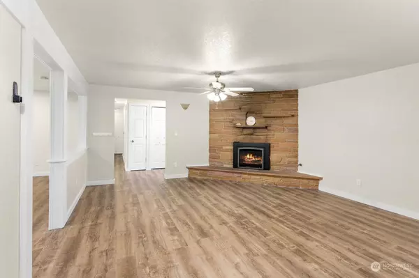 12027 SE 184th ST, Renton, WA 98058