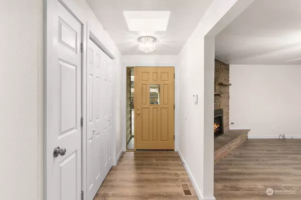 12027 SE 184th ST, Renton, WA 98058