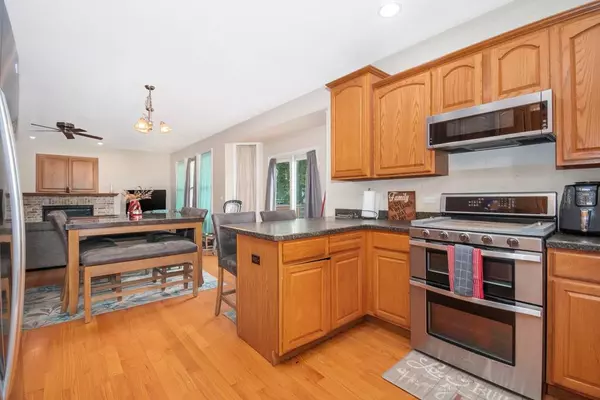 753 W VERMONT Street, Villa Park, IL 60181