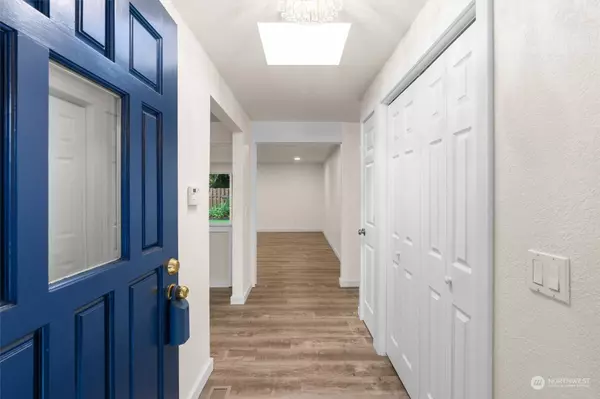 12027 SE 184th ST, Renton, WA 98058