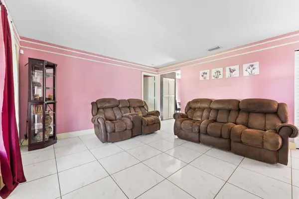 844 Jamaican DR, West Palm Beach, FL 33415