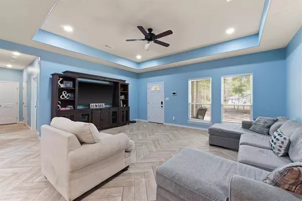 11076 Greenway DR, Plantersville, TX 77363