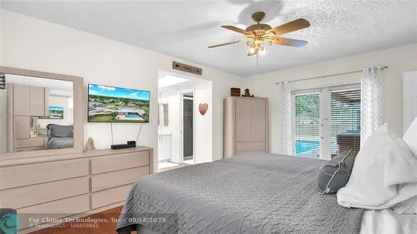 7441 NW 6th Ct, Plantation, FL 33317