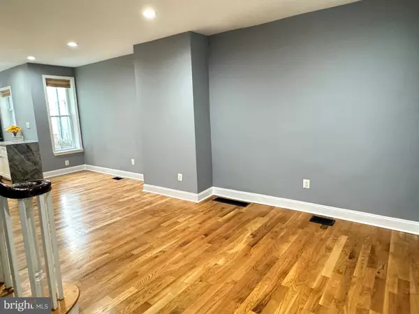 2123 S LAMBERT ST, Philadelphia, PA 19145