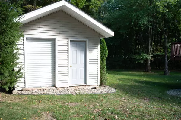 5912 Rocky Road, Kalamazoo, MI 49004