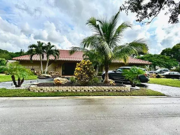9780 NW 1st Pl, Coral Springs, FL 33071