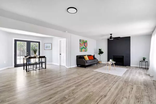 8026 HOBBLE ST, San Antonio, TX 78227-2651