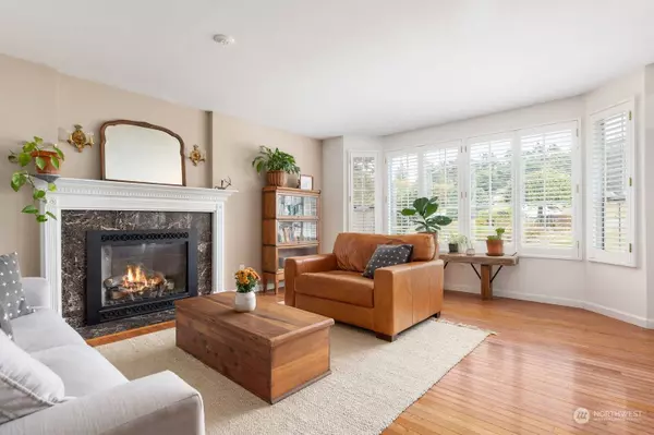 1982 Fiver PL, Oak Harbor, WA 98277