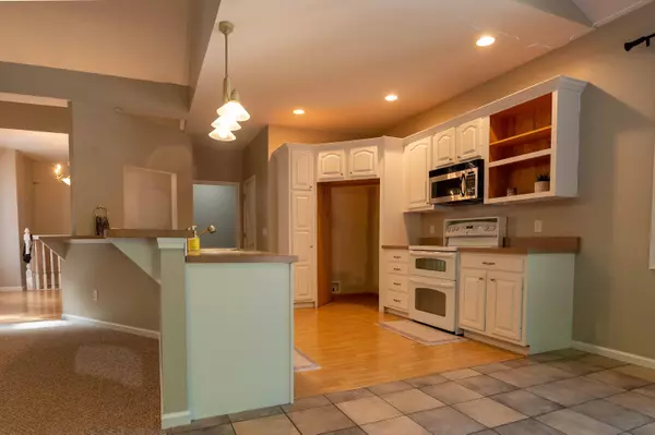 5912 Rocky Road, Kalamazoo, MI 49004