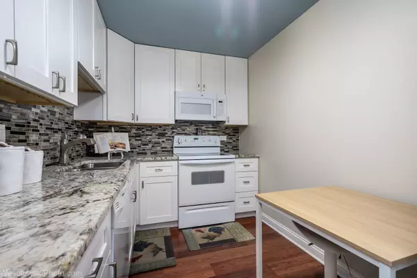 8640 Waukegan Road #222, Morton Grove, IL 60053