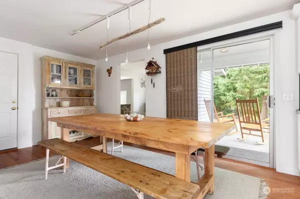 1982 Fiver PL, Oak Harbor, WA 98277