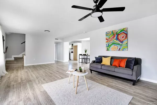 8026 HOBBLE ST, San Antonio, TX 78227-2651