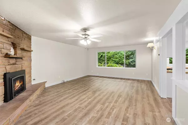 12027 SE 184th ST, Renton, WA 98058