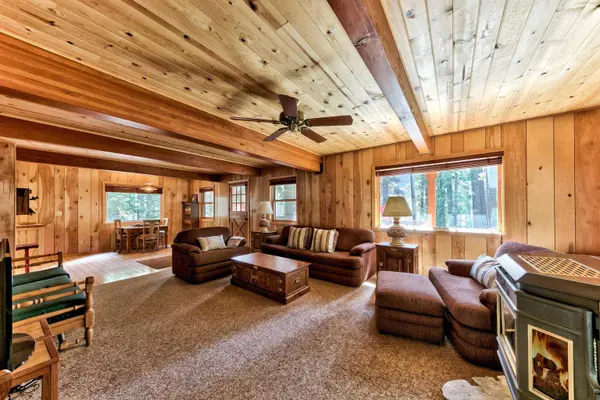 10080 Blue Jay Lane, Truckee, CA 96161