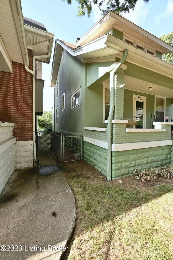 1899 Princeton Dr Dr, Louisville, KY 40205