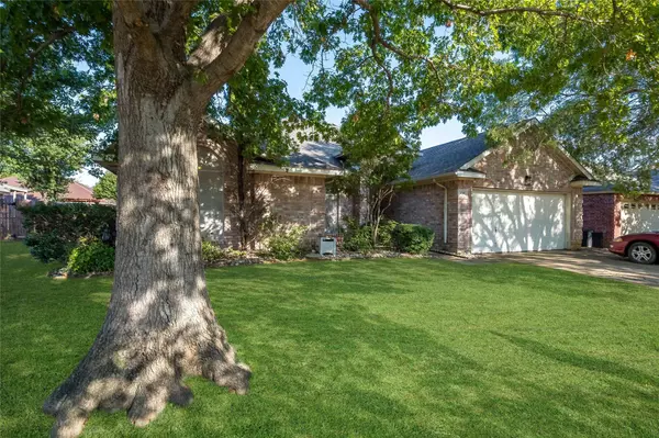 2614 Stone Creek Lane, Corinth, TX 76210