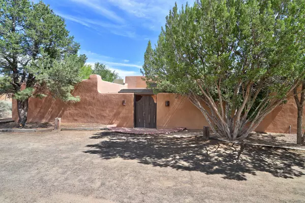 34 Camino Arco Iris, Corrales, NM 87048