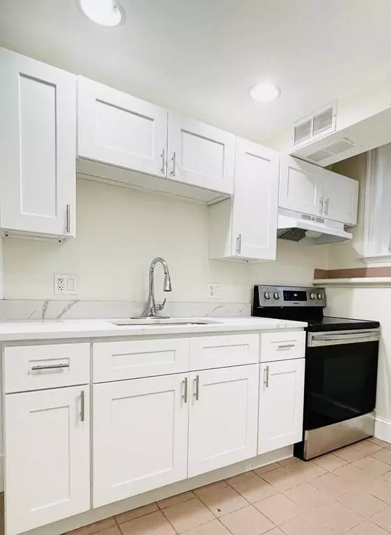 35 Mount Hood Rd #14, Boston, MA 02135